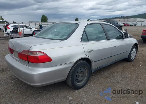 1998 Honda Accord Lx from USA, damaged, VIN 1HGCG5545WA209398